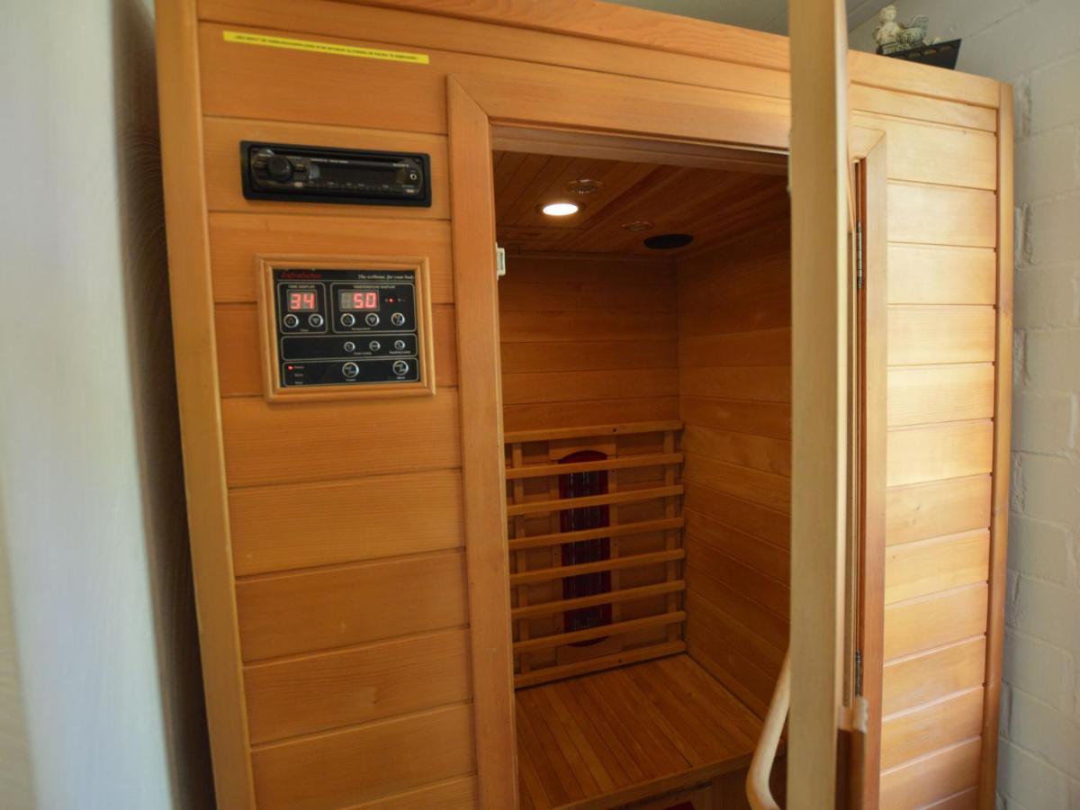 Detached Holiday Home With Sauna Large Garden Stramproy Zewnętrze zdjęcie